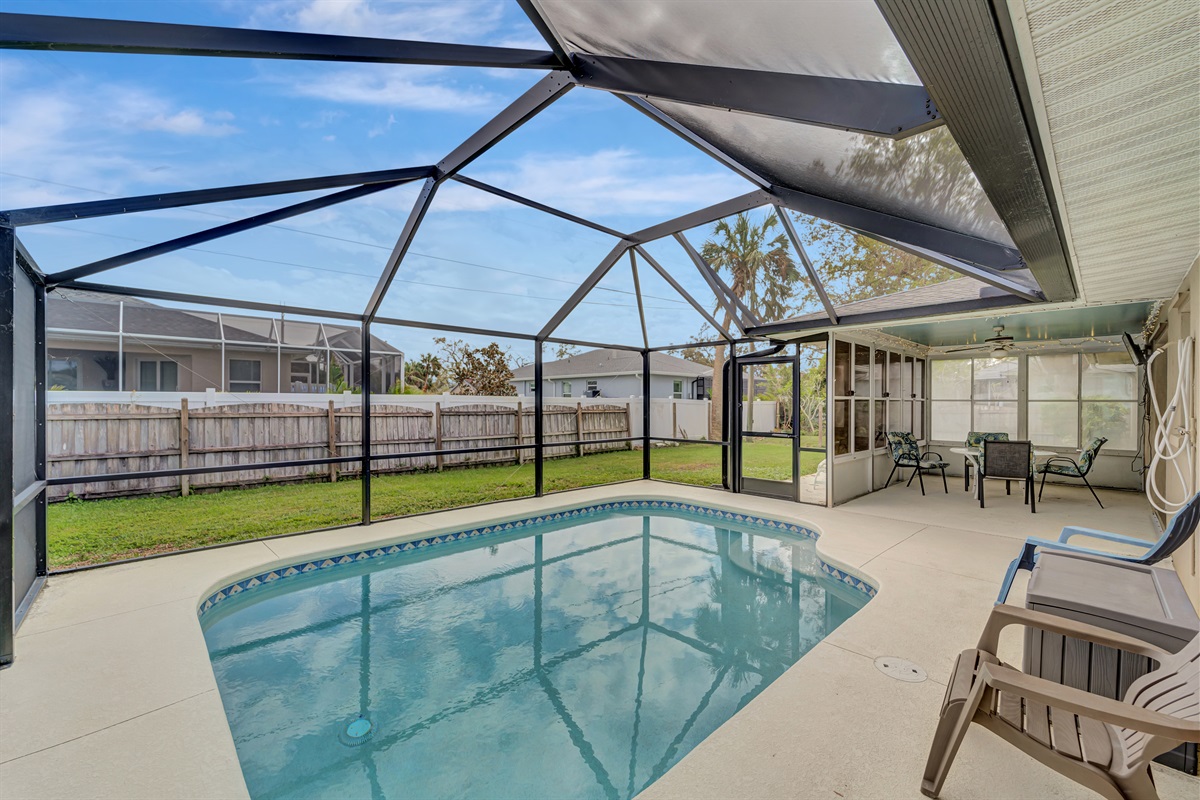 Coastal Cabana: Exclusive Executive Condo in District 18